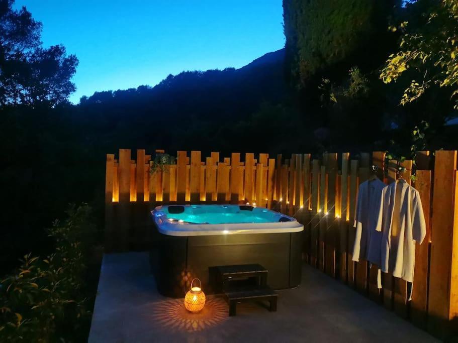 Maison A La Campagne Avec Spa Et Piscine Tourrettes-sur-Loup Exteriér fotografie